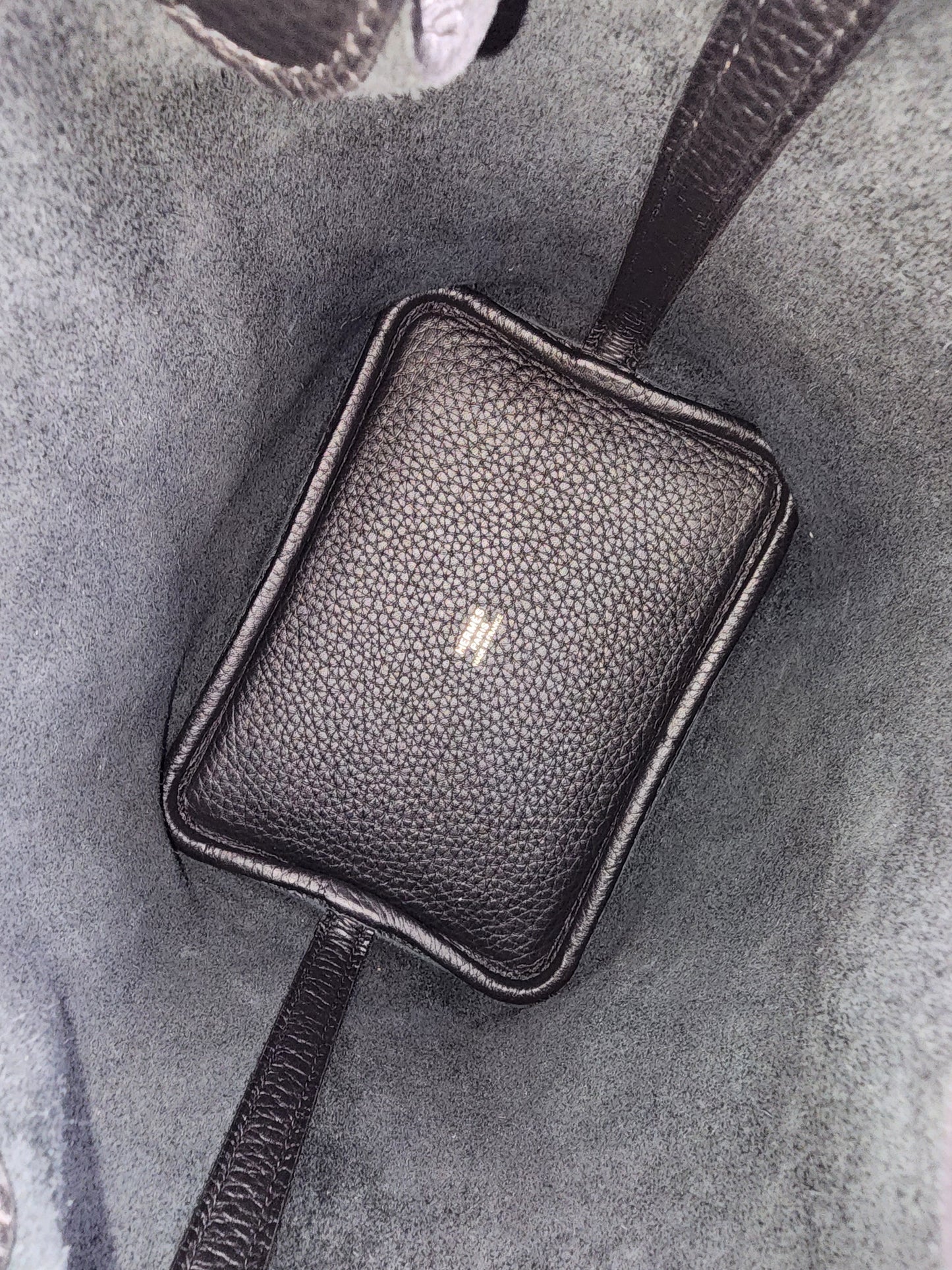 Hermes Noir Picotin 18 (GHW)