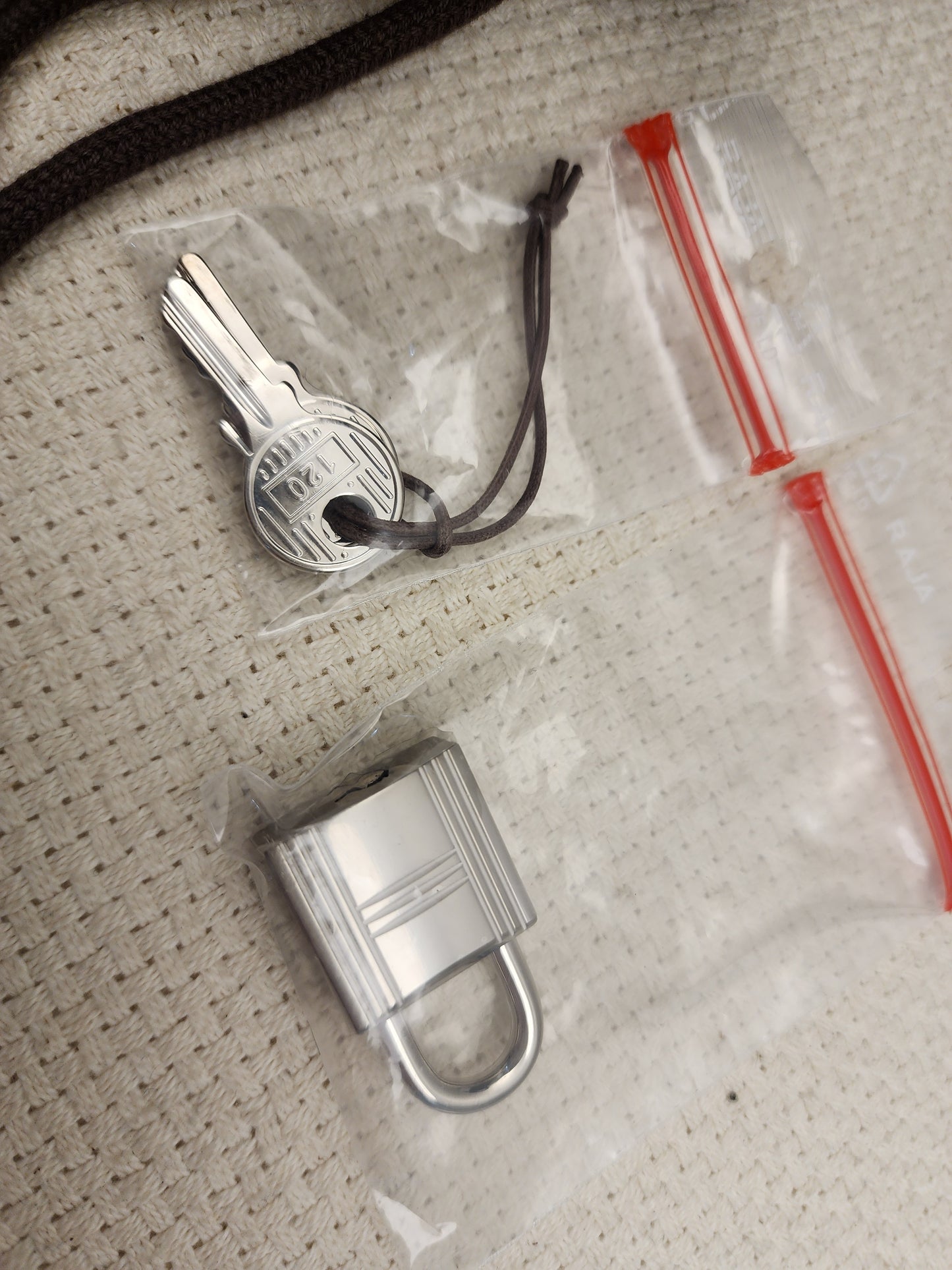 Hermes Noir Picotin 18 (PHW)