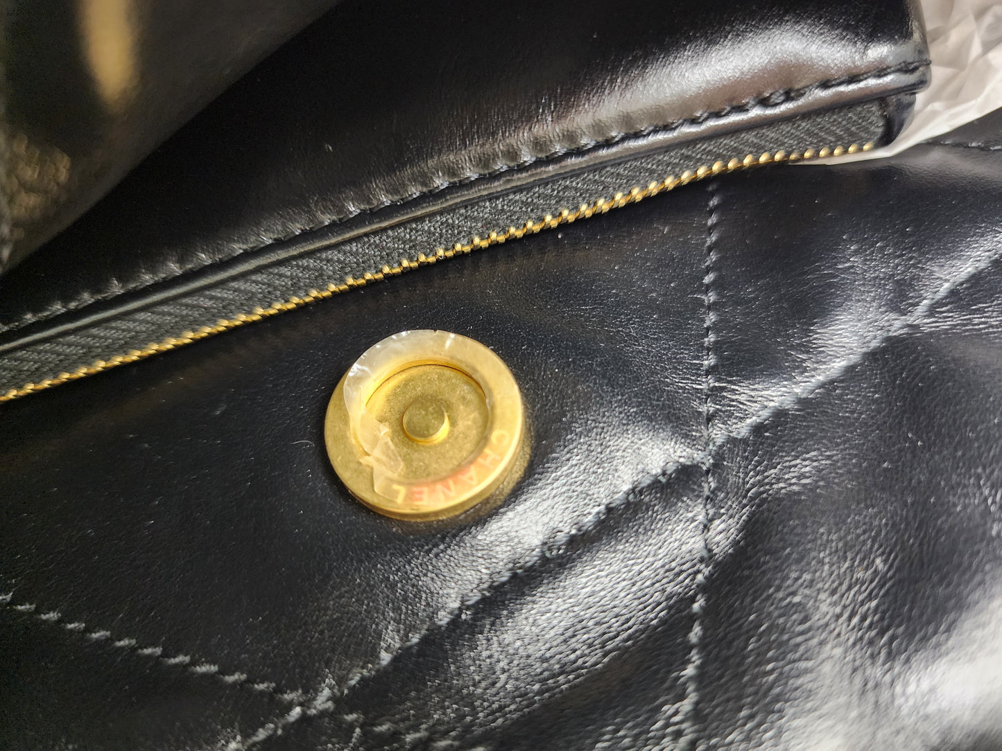 Chanel Black Calfskin Small 22 (GHW)