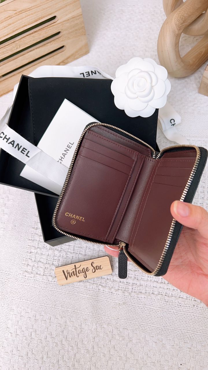 Chanel Black Caviar Zippy Purse