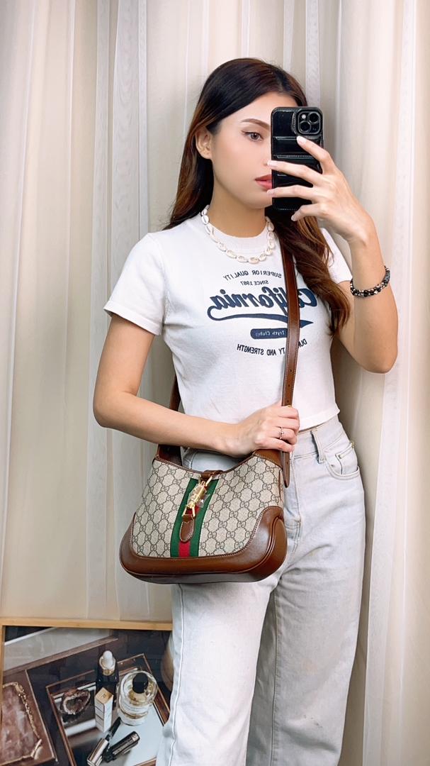 Gucci GG Supreme Medium Jackie 1961 Hobo