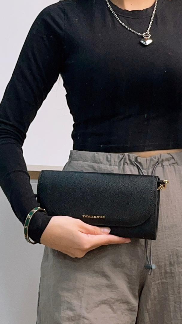 Burberry Black Henley WOC