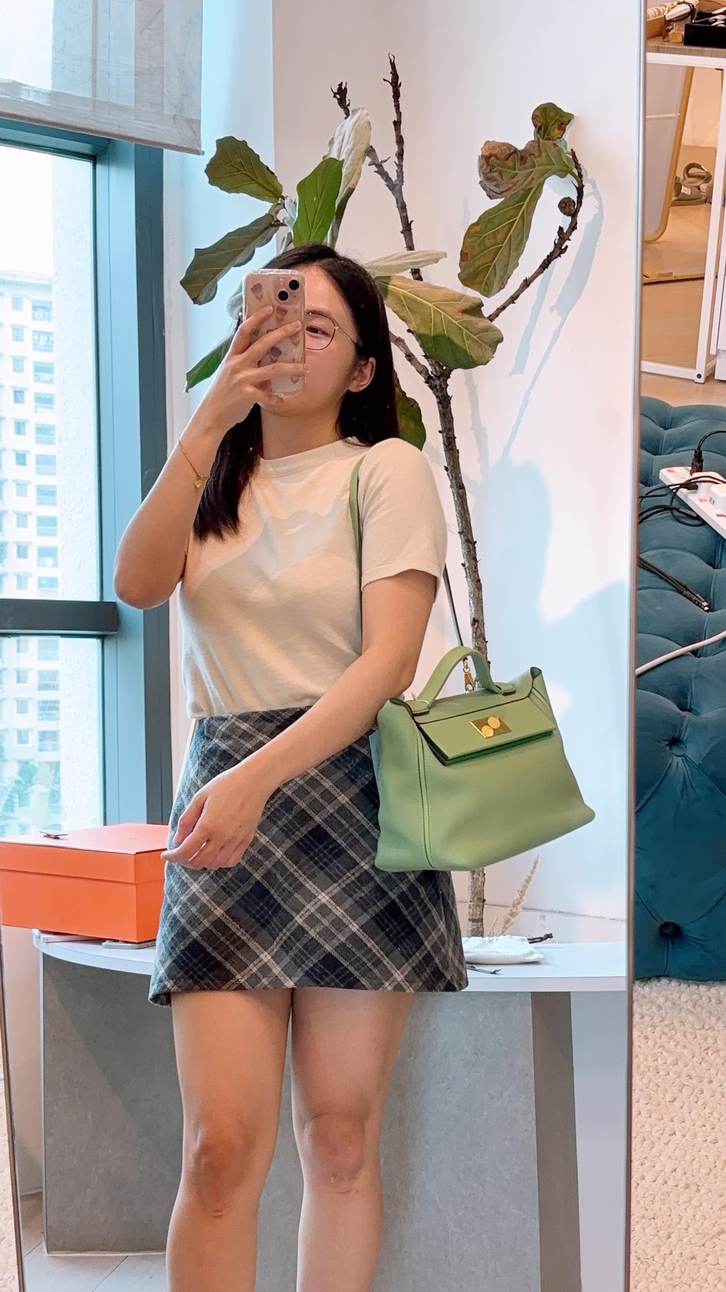 Hermes Vert Criquet / Bamboo Taurillon Maurice 2424 Bag 29cm (GHW)