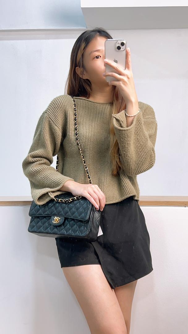 Chanel Black Caviar Medium CF GHW