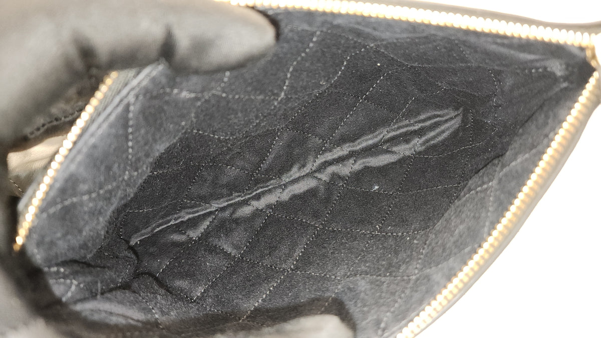 Chanel Black Calfskin Medium 22 (GHW)