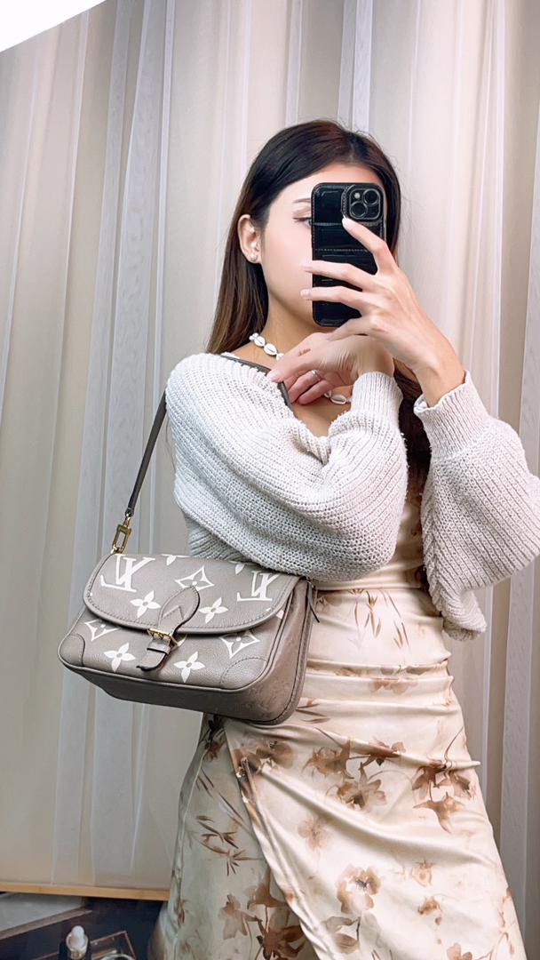 Louis Vuitton Tourterelle/Creme Empreinte Diane