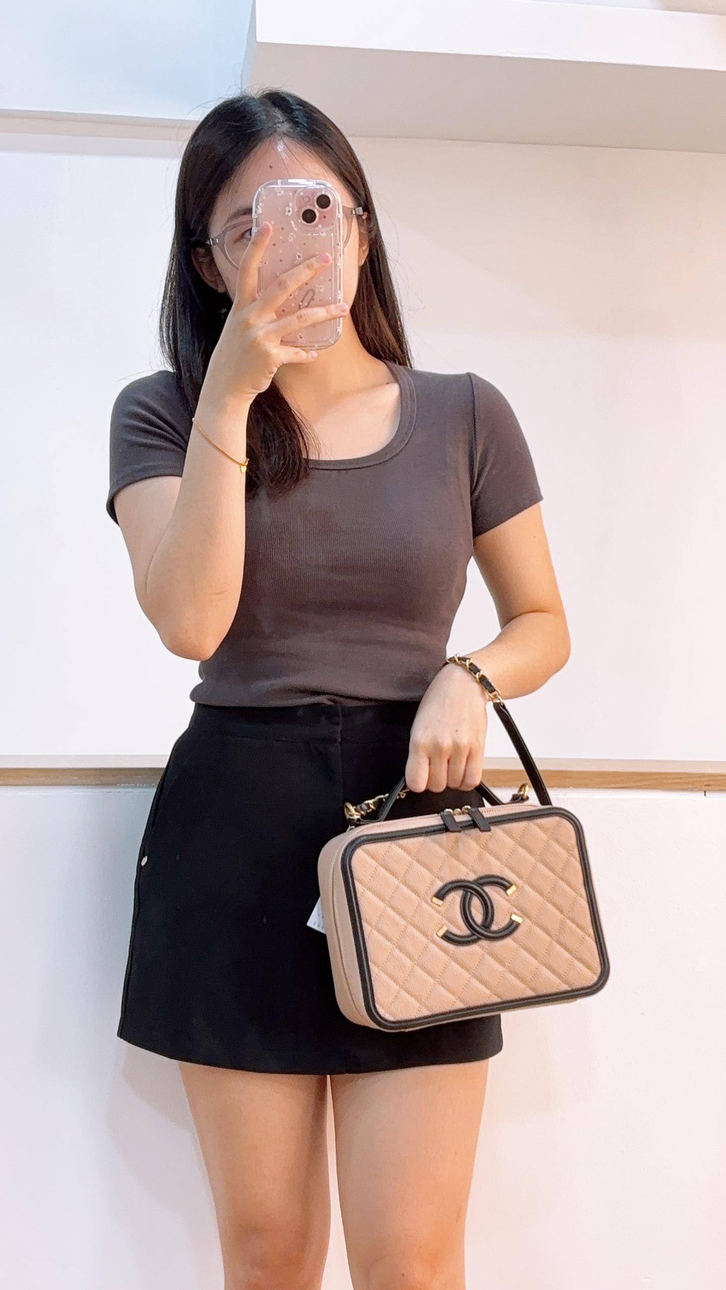 Chanel Beige Caviar Large Filigree Case (GHW)