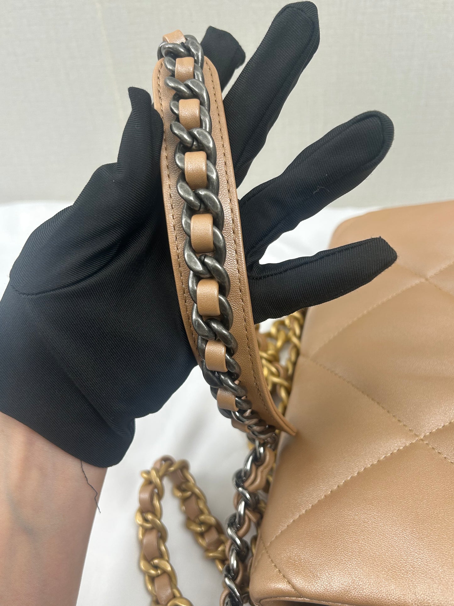 Chanel Champagne Lambskin Small 19 (GHW)