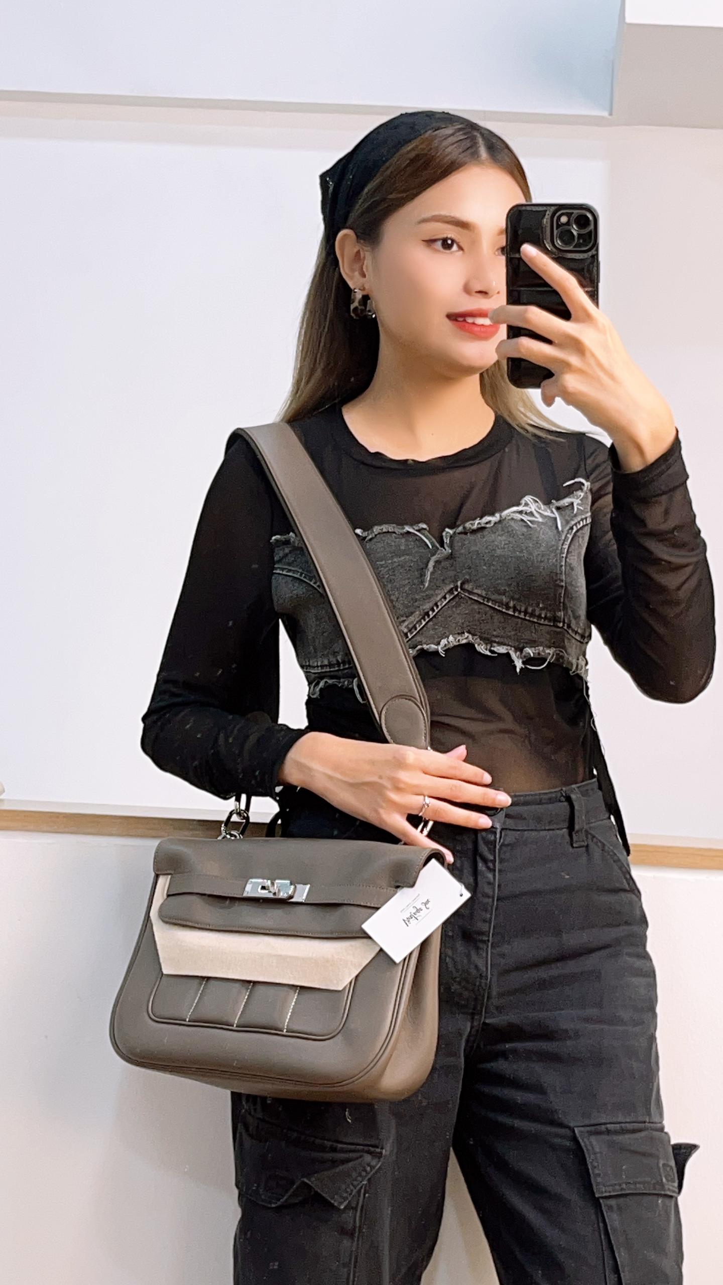 Hermes Etain Berline 28 Swift Leather