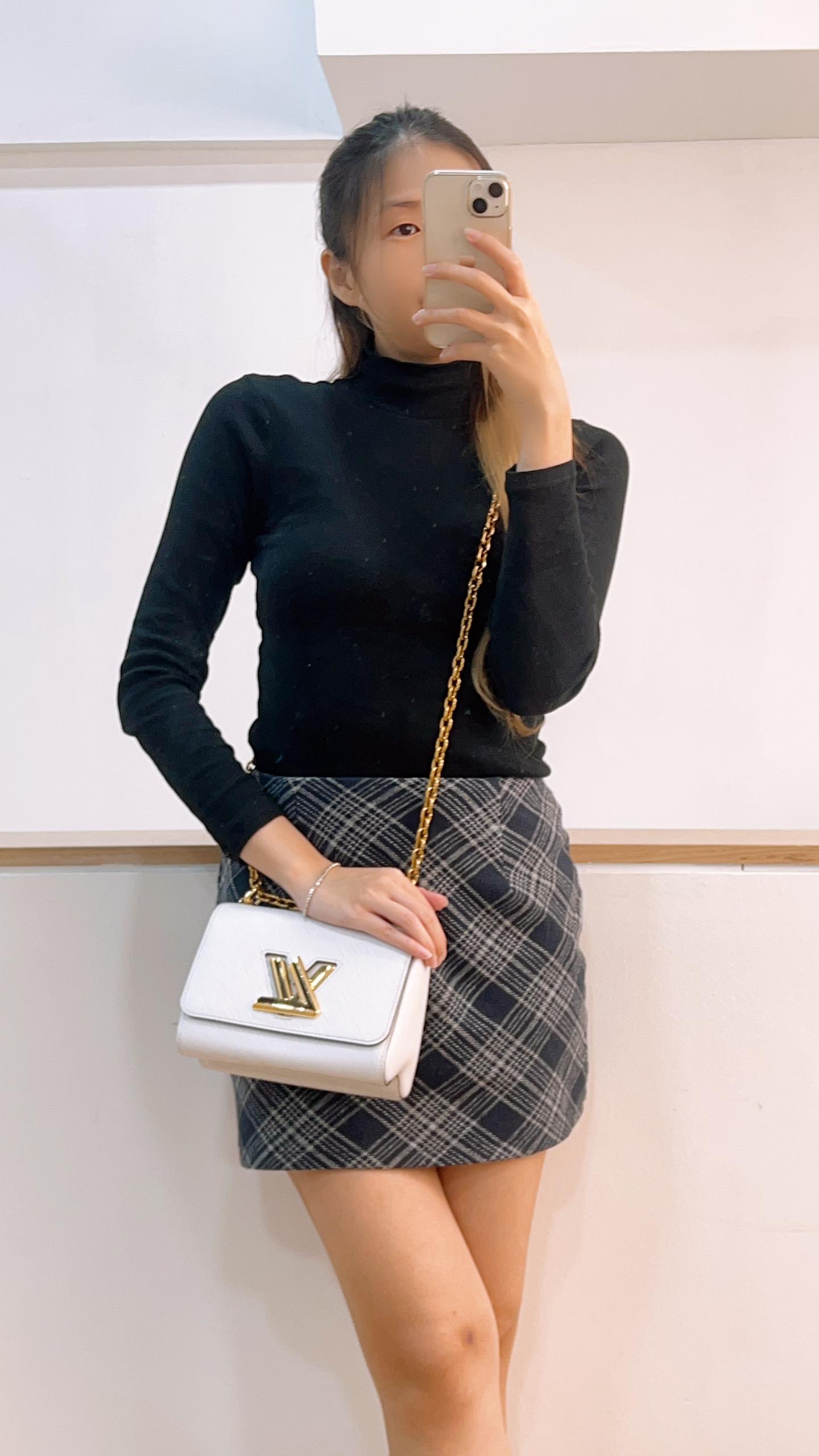 LV White Epi Twist PM (GHW)