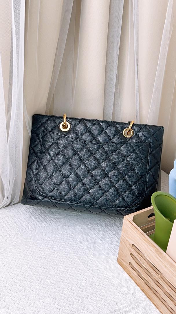 Chanel Black Caviar GST GHW