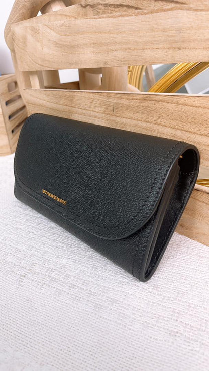 Burberry Black Henley WOC