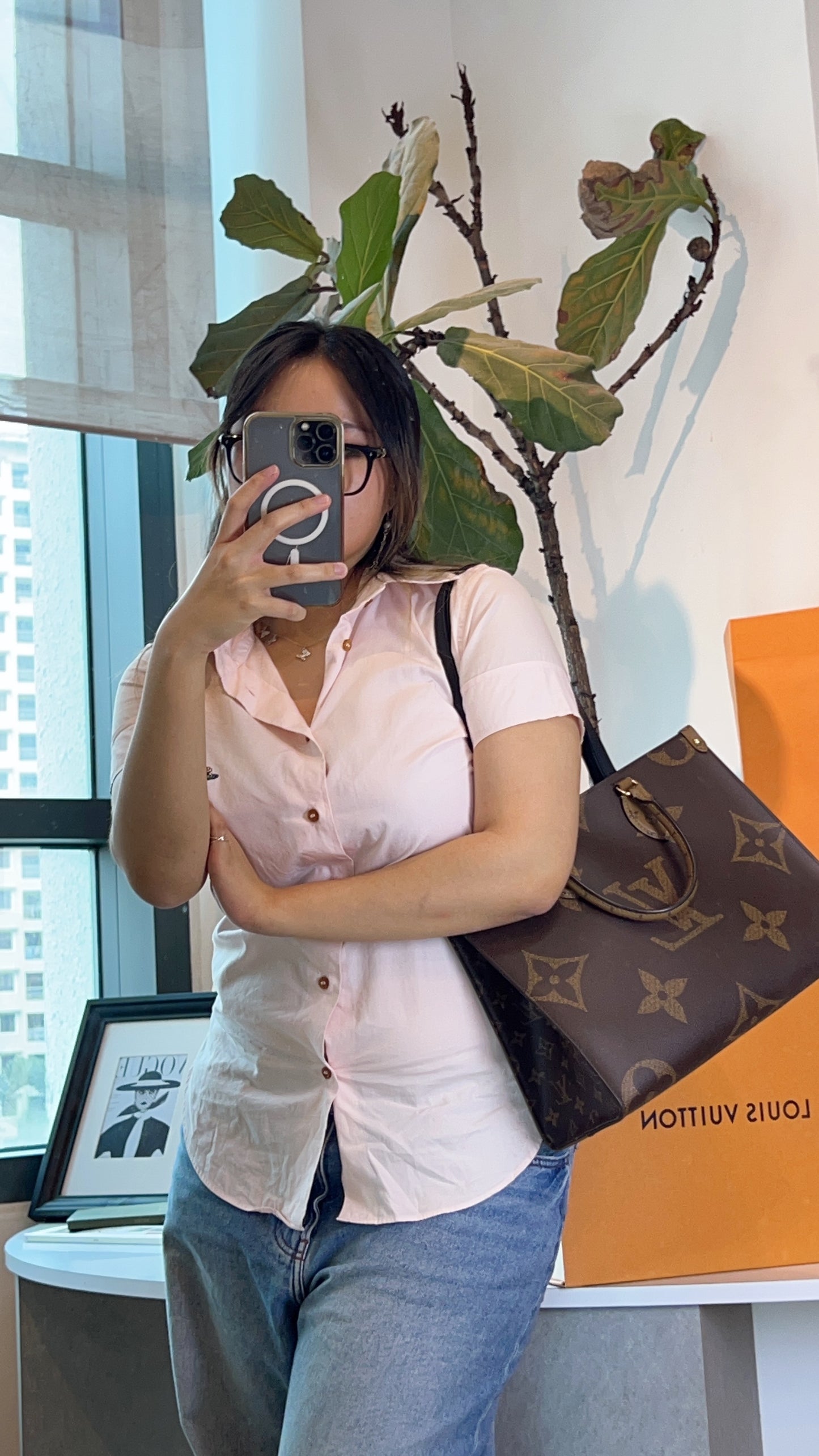 LV Monogram Reverse On The Go MM