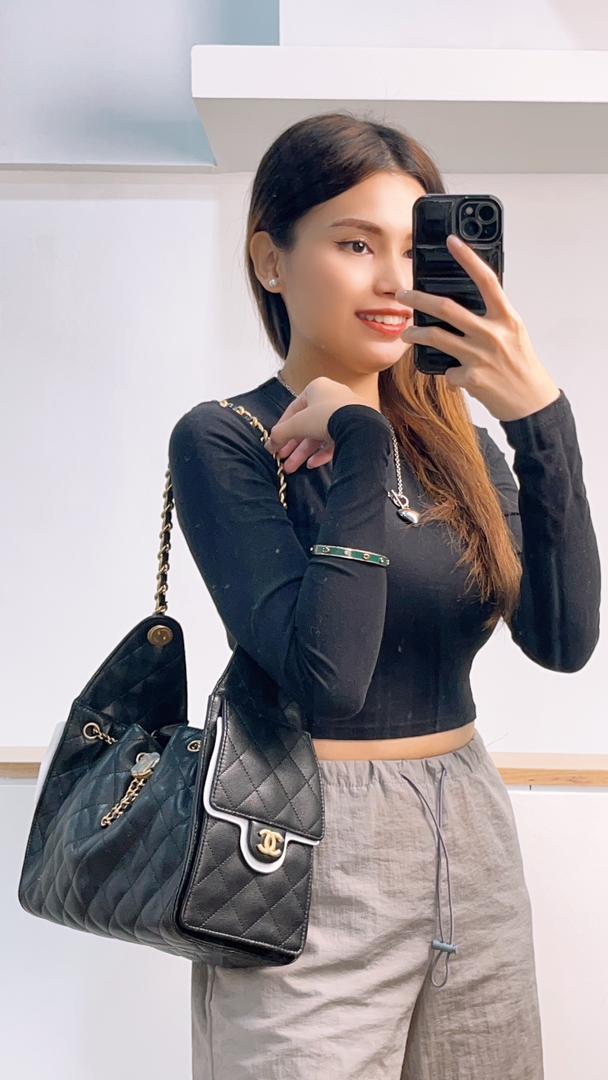 Chanel Black Caviar Small 25 Hobo Bag GHW