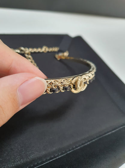 Chanel 22B Light Gold Quilted Carved Bijoux Choker