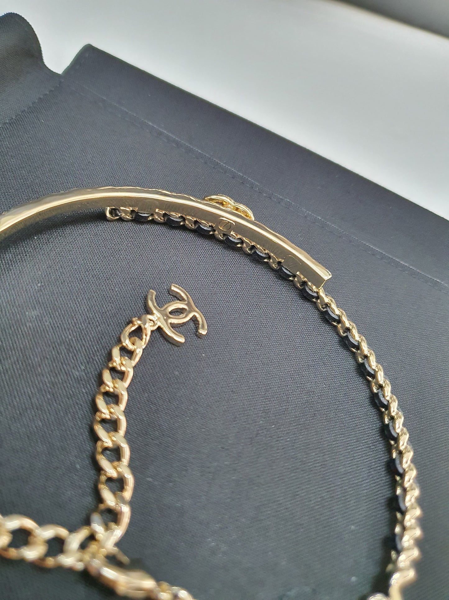 Chanel 22B Light Gold Quilted Carved Bijoux Choker