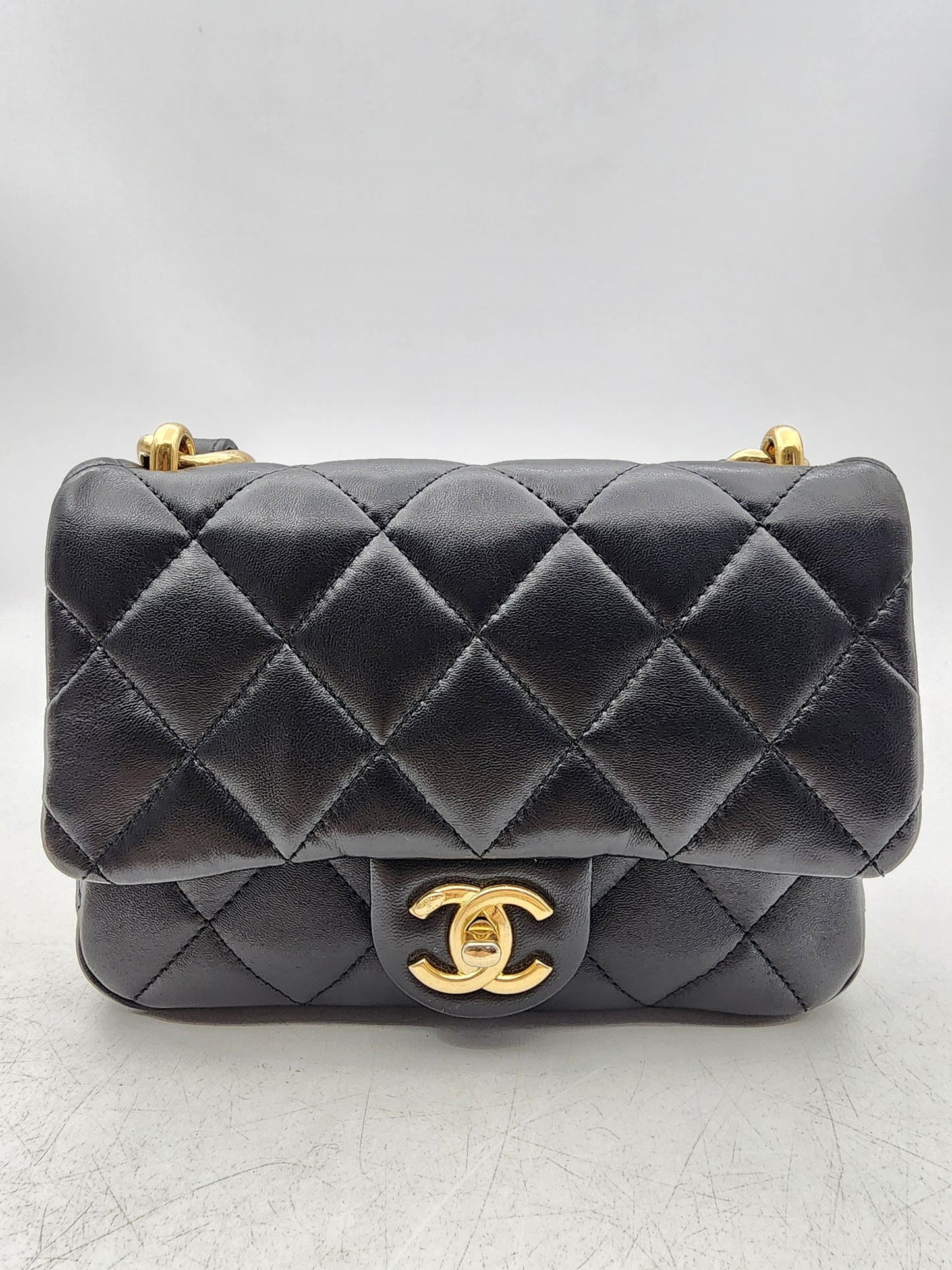 Chanel Black Lambskin 22S Chunky Chain 21cm Flap (GHW)