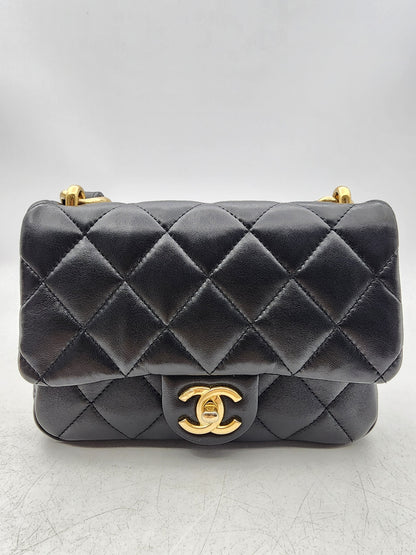 Chanel Black Lambskin 22S Chunky Chain 21cm Flap (GHW)
