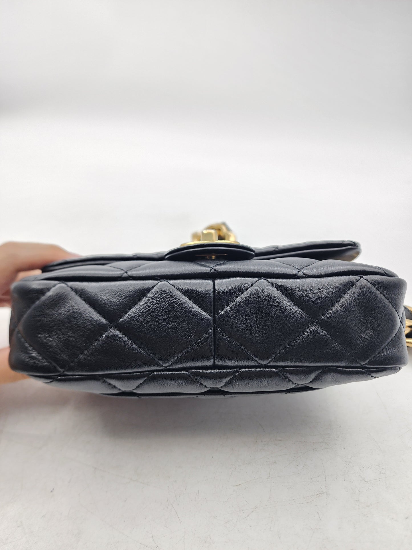 Chanel Black Lambskin 22S Chunky Chain 21cm Flap (GHW)