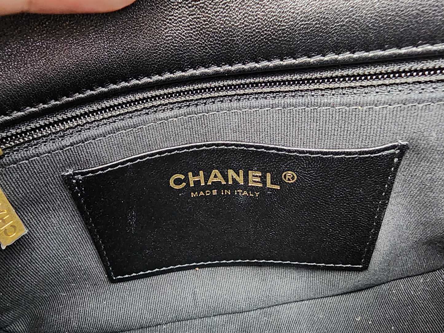 Chanel Black Lambskin 22S Chunky Chain 21cm Flap (GHW)