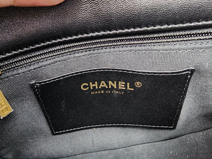 Chanel Black Lambskin 22S Chunky Chain 21cm Flap (GHW)