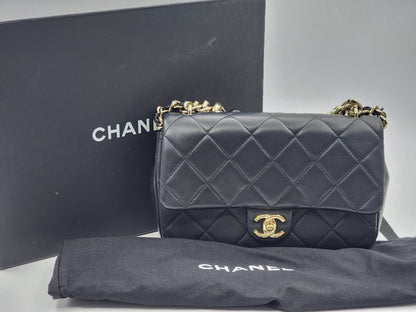 Chanel Black Lambskin Elegant Chain Flap Bag (LGHW)