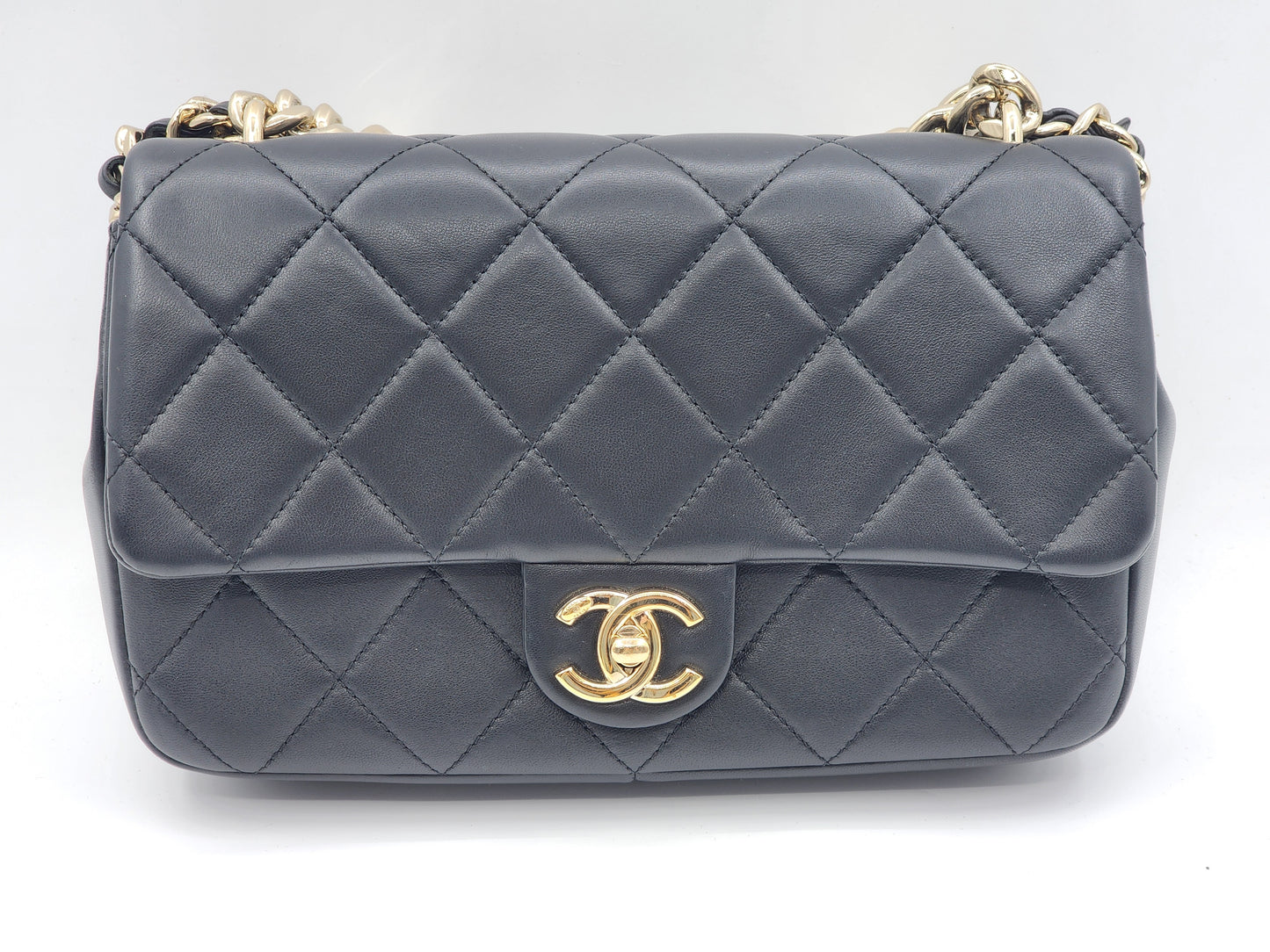 Chanel Black Lambskin Elegant Chain Flap Bag (LGHW)