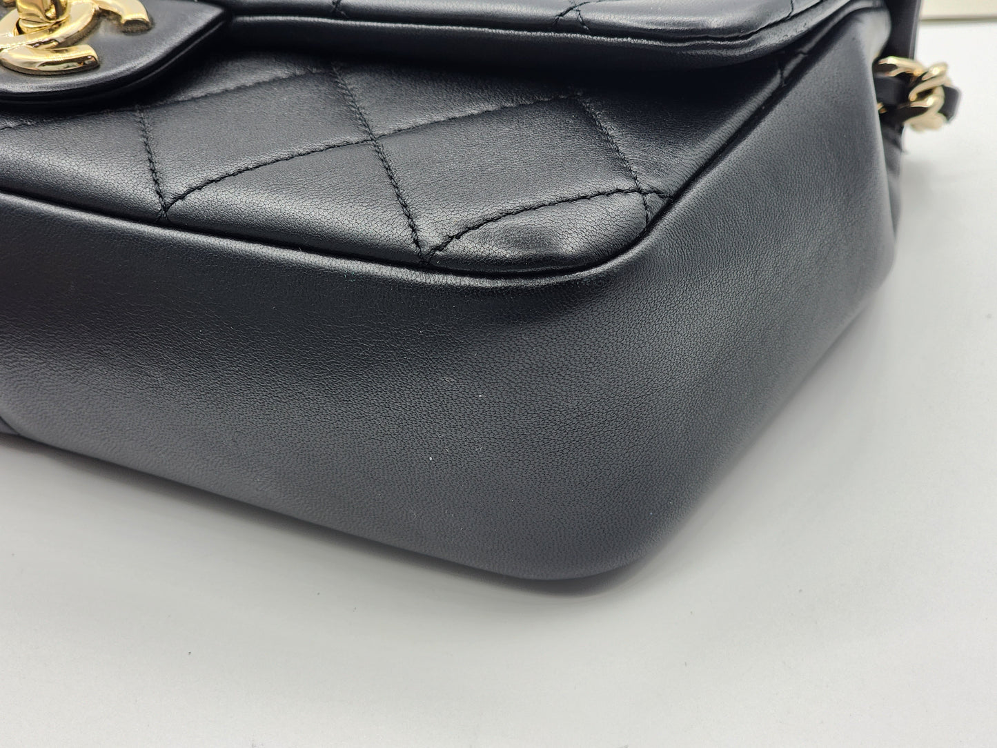 Chanel Black Lambskin Elegant Chain Flap Bag (LGHW)