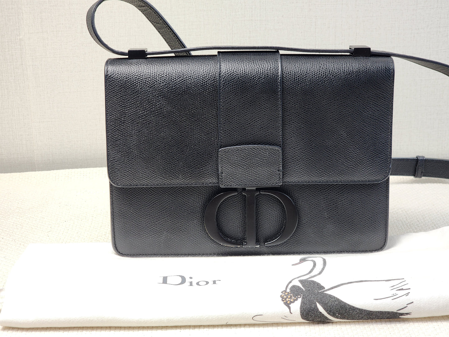 Dior Ultramatte So Black Montaigne 30