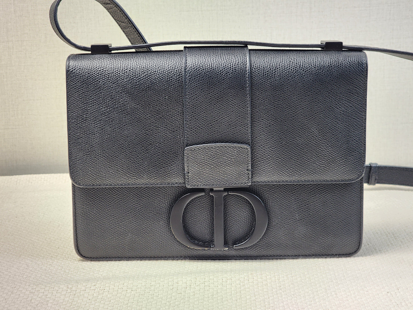 Dior Ultramatte So Black Montaigne 30