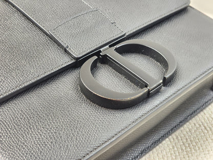 Dior Ultramatte So Black Montaigne 30