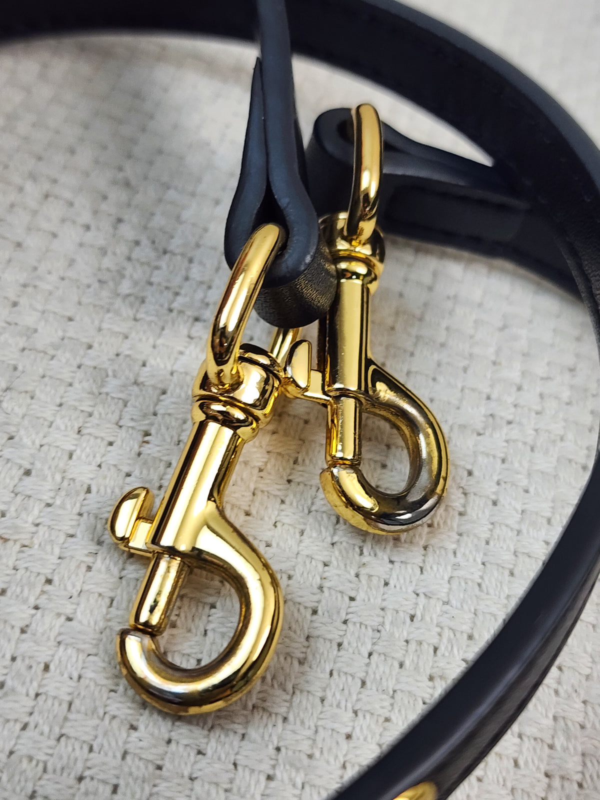 Dior Navy Oblique 30 Montaigne Phone Holder (GHW)