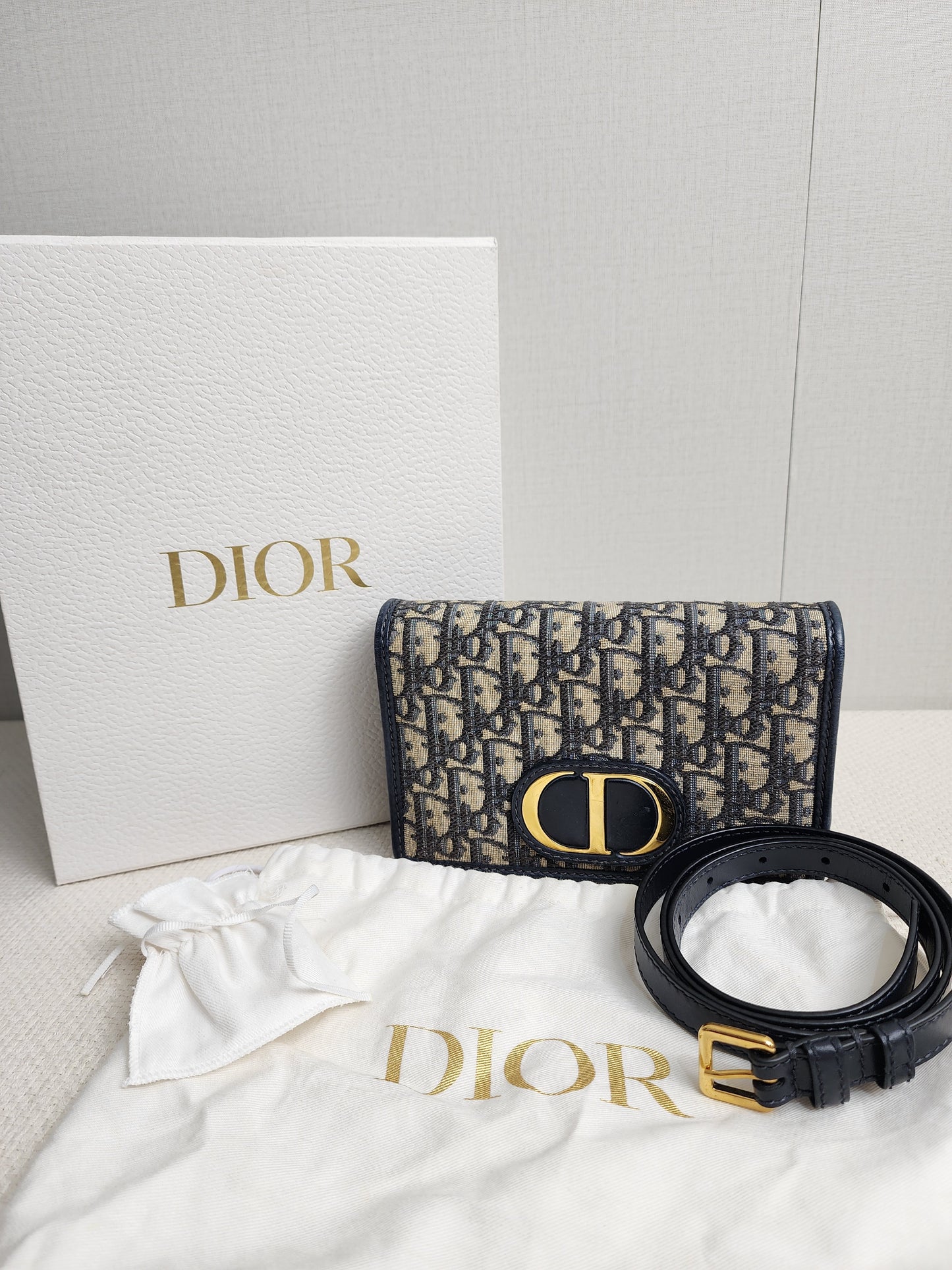 Dior Navy Oblique Montaigne 30 2-in-1 Pouch