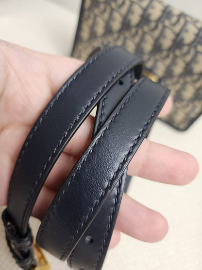 Dior Navy Oblique Montaigne 30 2-in-1 Pouch