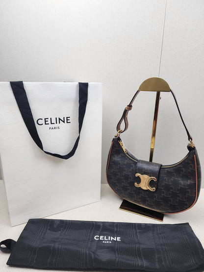 Celine Triomphe Medium Ava