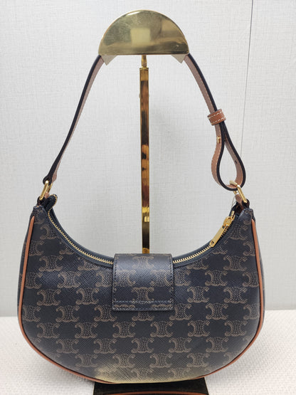 Celine Triomphe Medium Ava