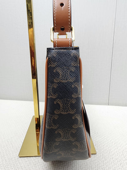Celine Triomphe Medium Ava