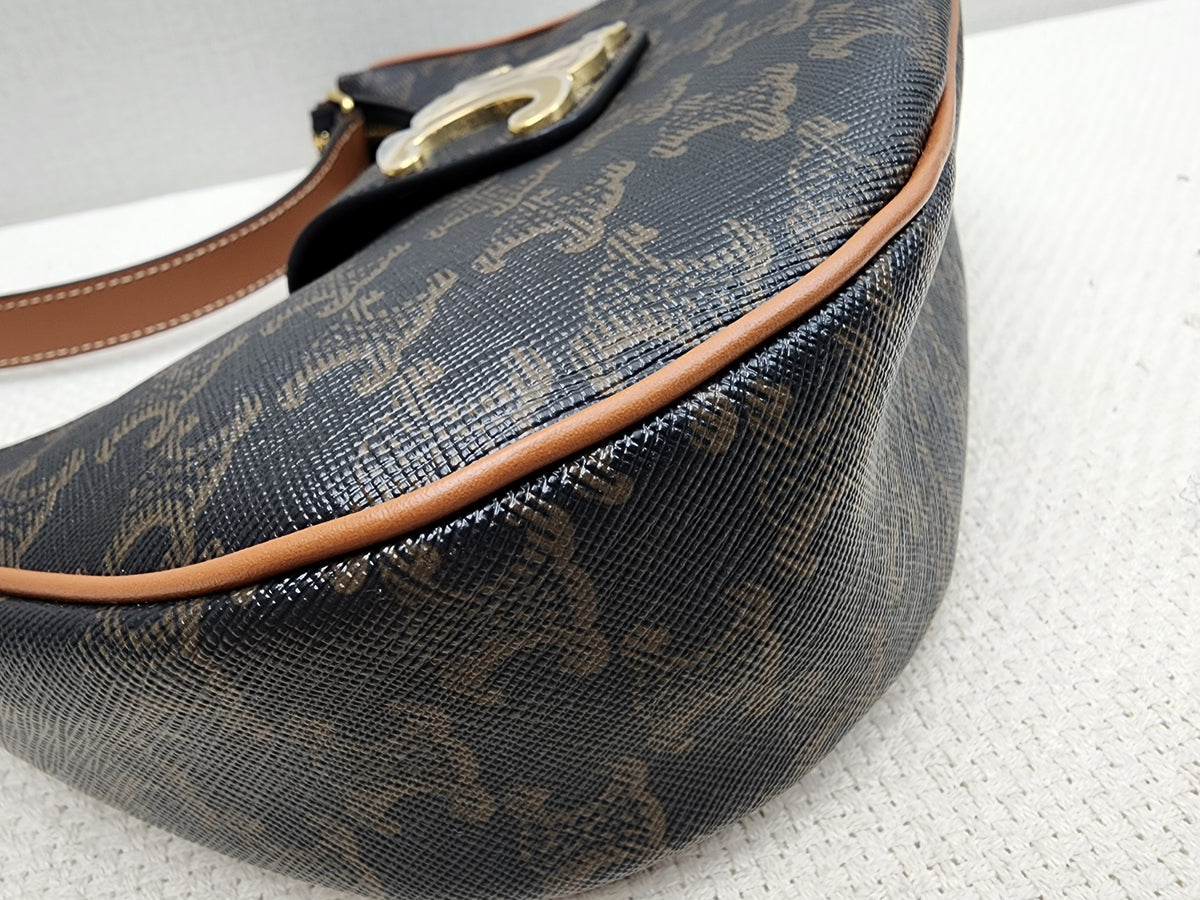 Celine Triomphe Medium Ava