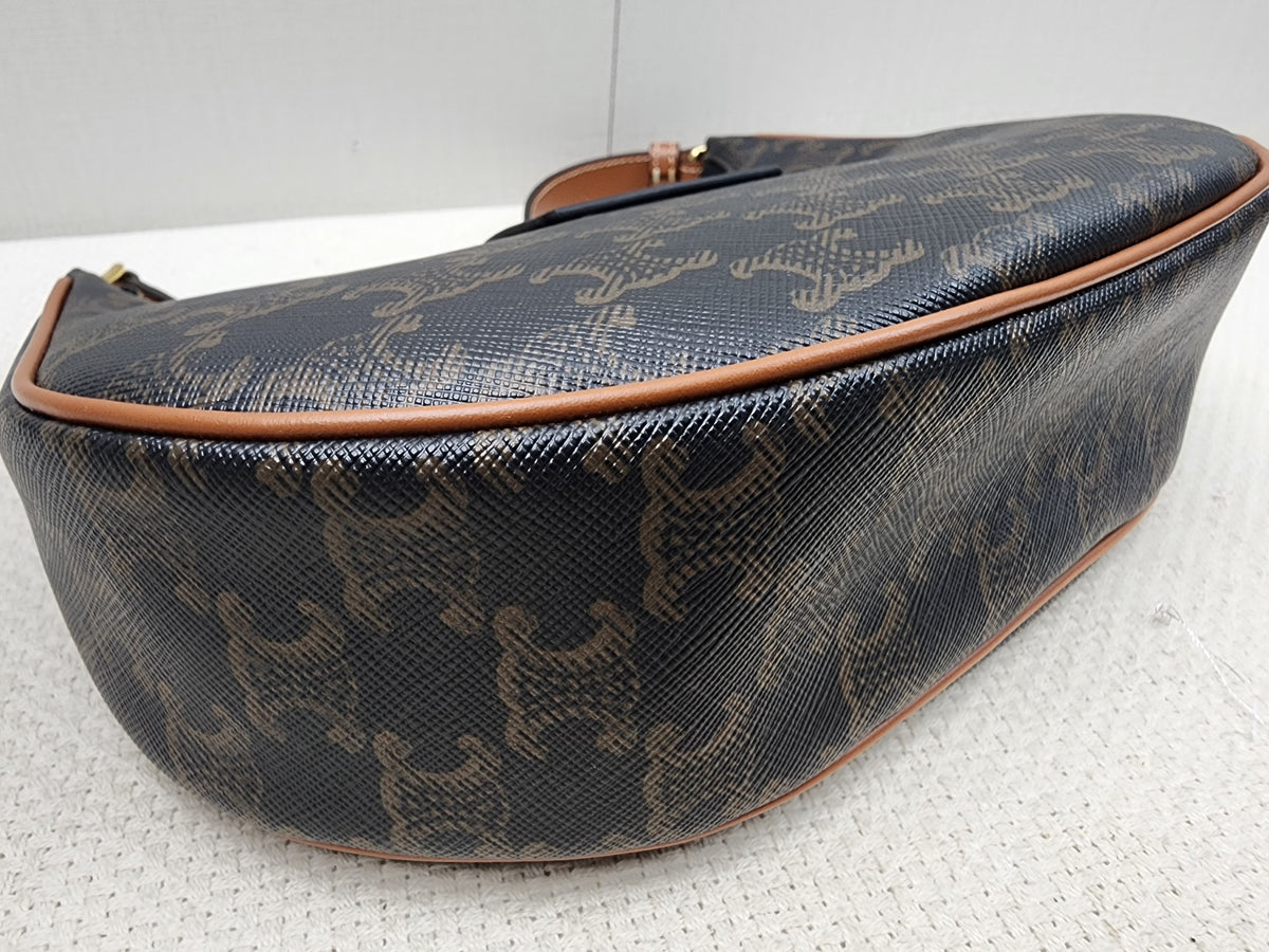 Celine Triomphe Medium Ava