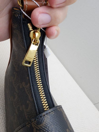 Celine Triomphe Medium Ava