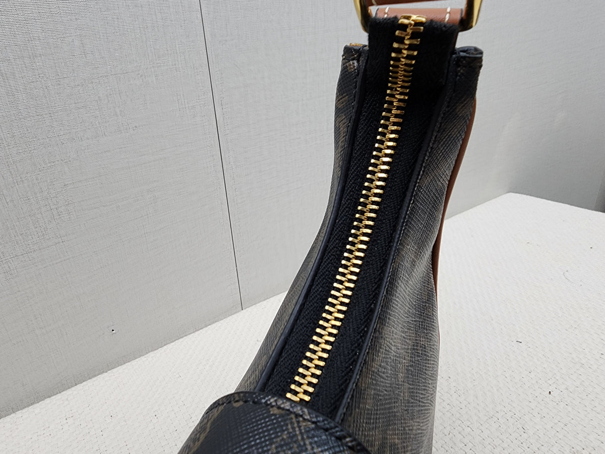 Celine Triomphe Medium Ava
