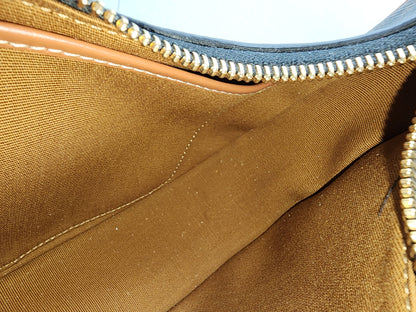Celine Triomphe Medium Ava