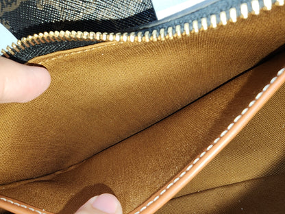 Celine Triomphe Medium Ava