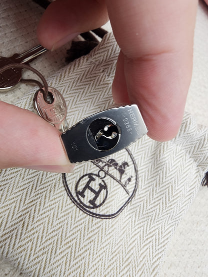 Hermes Rose Sakura Picotin 18 (PHW)