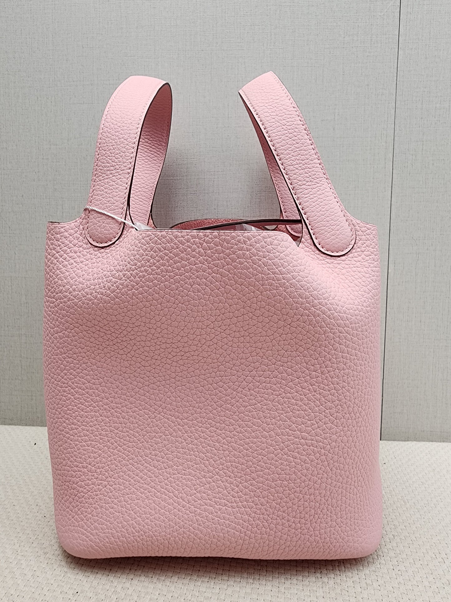 Hermes Rose Sakura Picotin 18 (PHW)