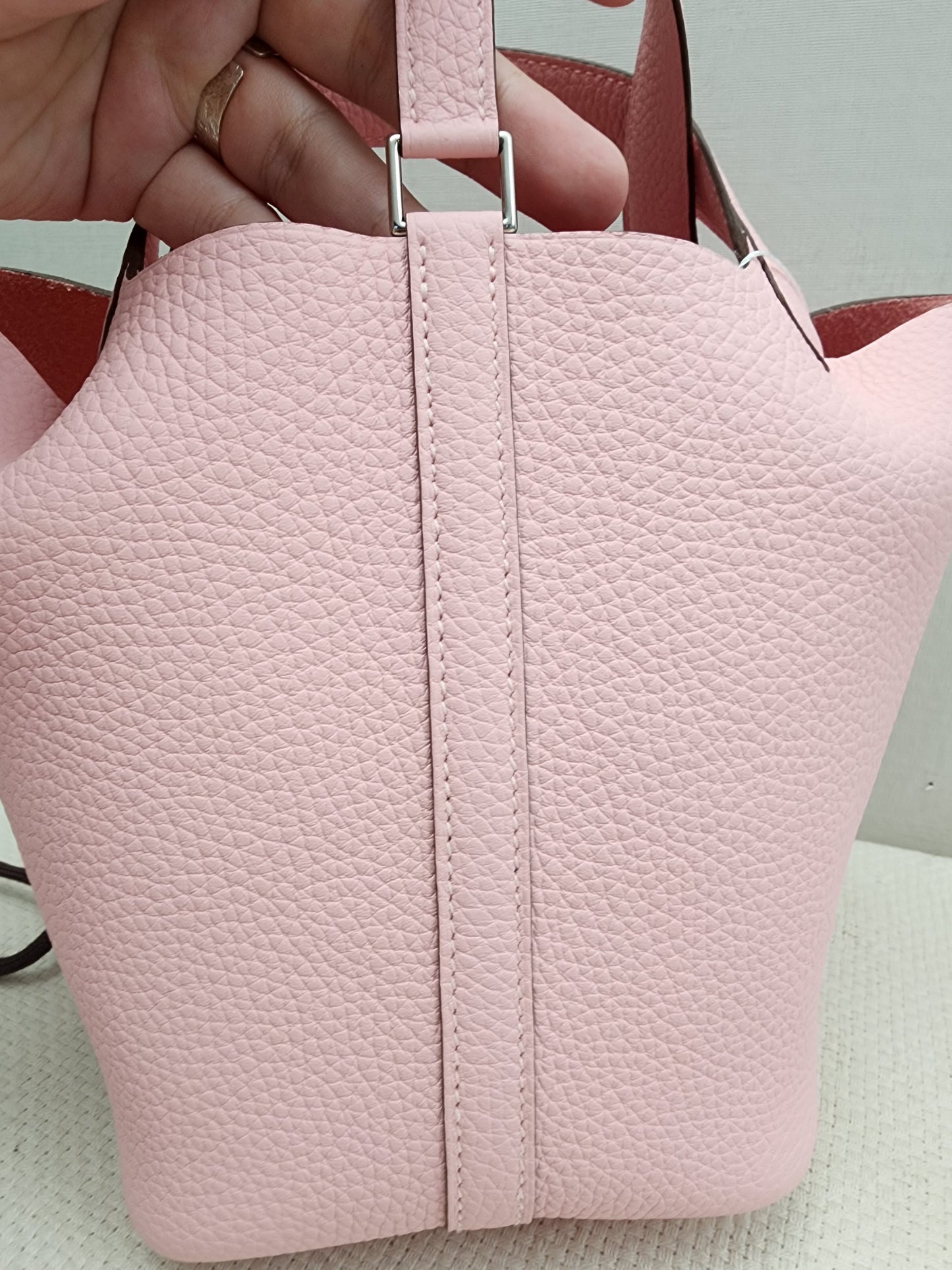 Hermes Rose Sakura Picotin 18 (PHW)