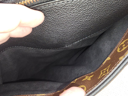 LV Monogram Pallas MM Tote