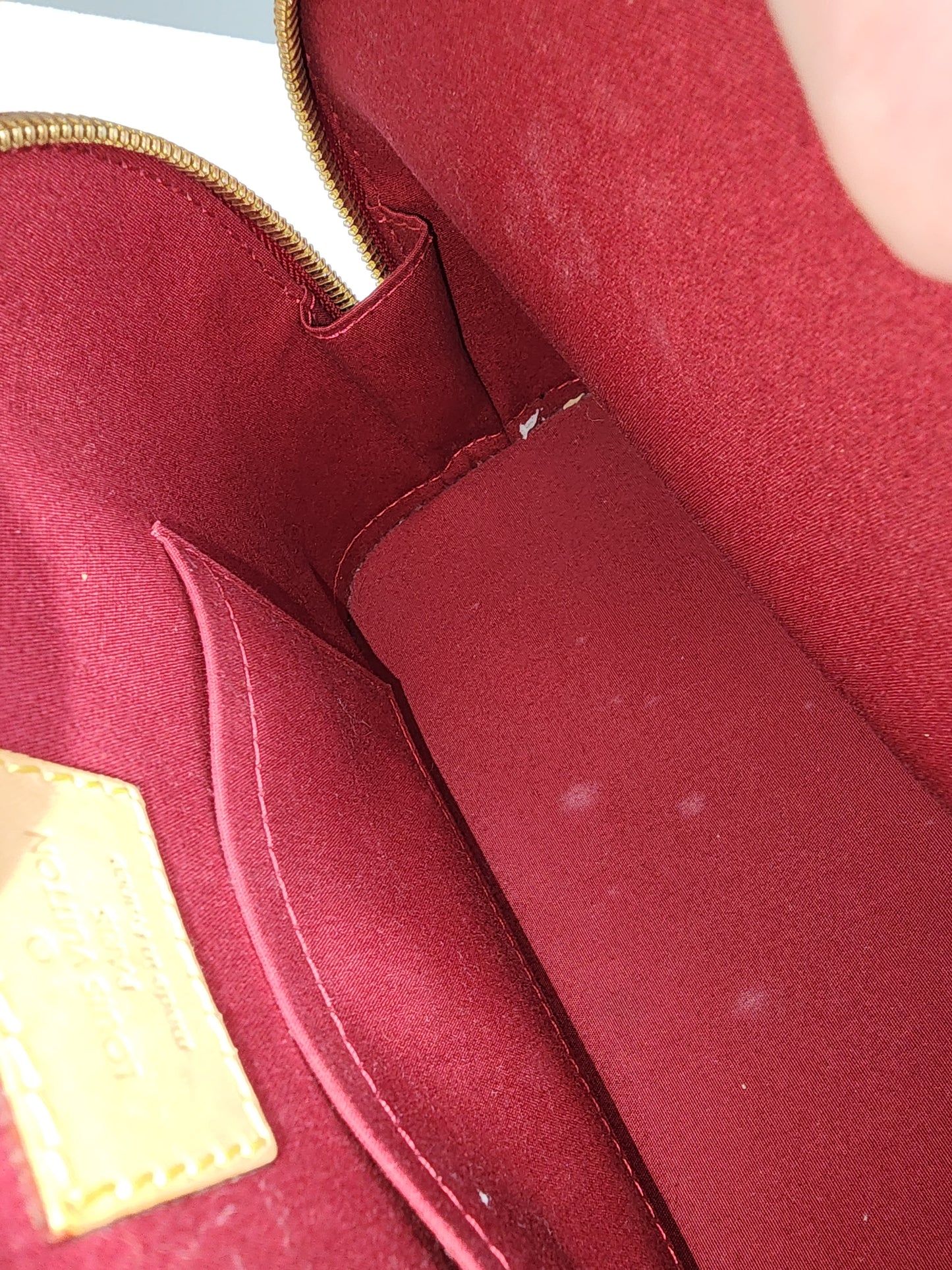 LV Red Vernis Alma BB