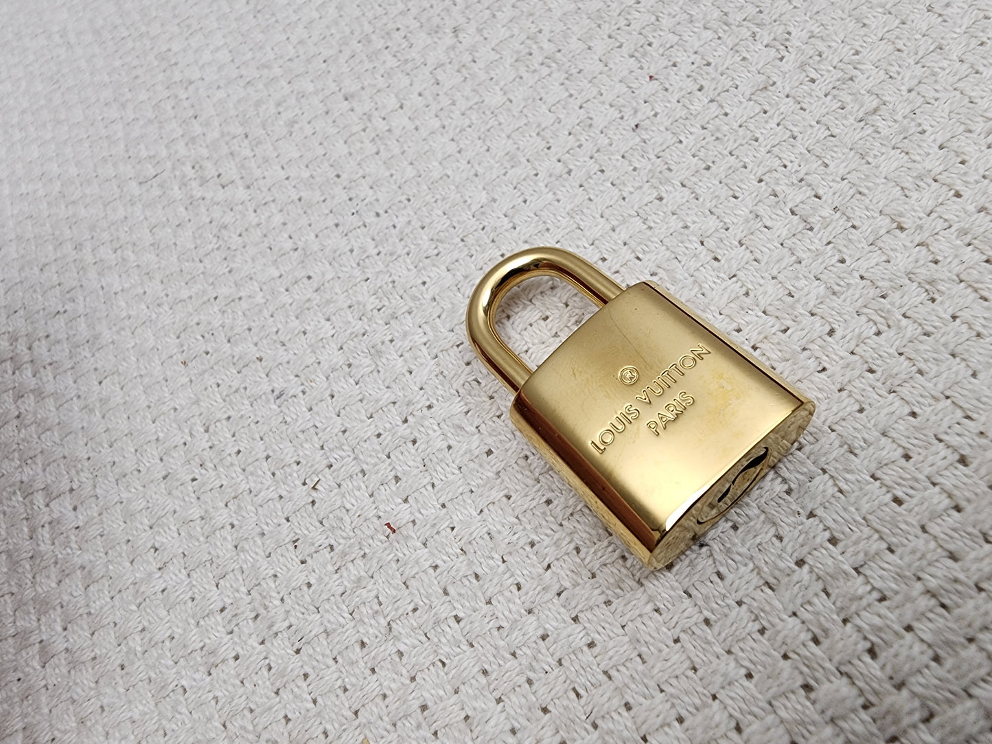 LV Red Vernis Alma BB