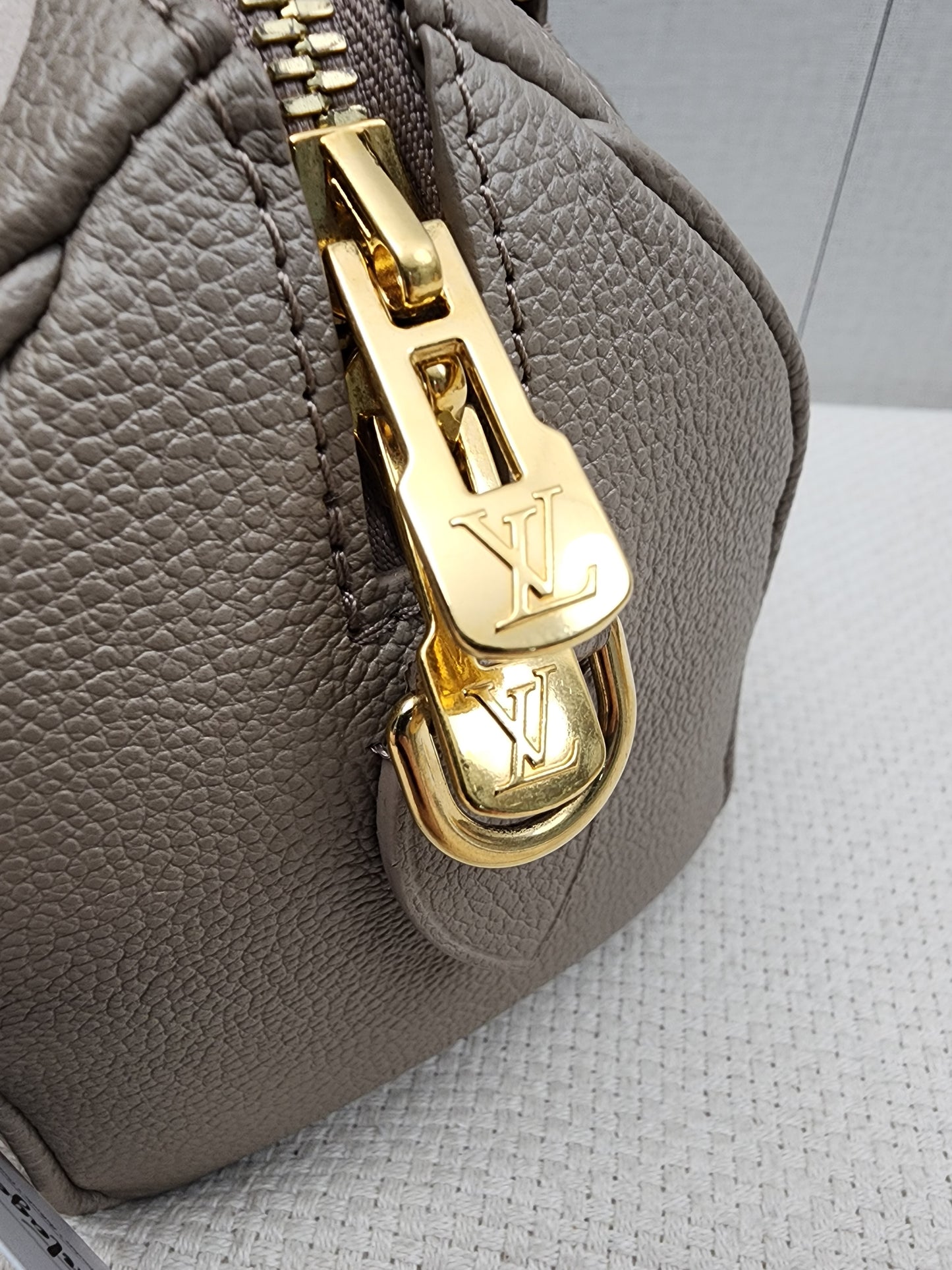 LV Tourterelle Creme Empreinte Speedy 20